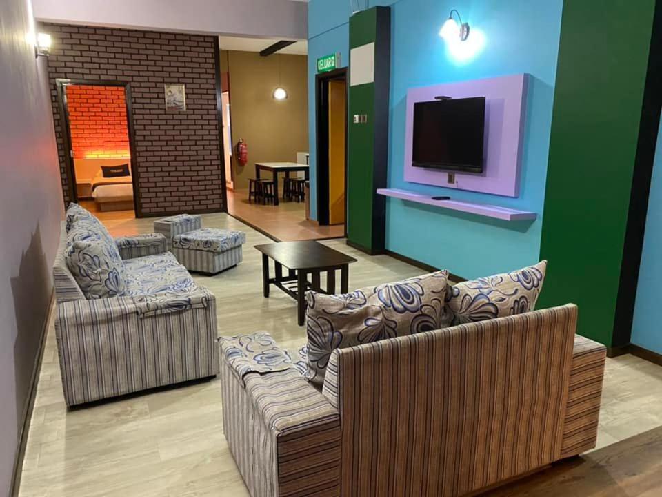 Suria Coliving Hostel & Apartment Tanah Rata Buitenkant foto